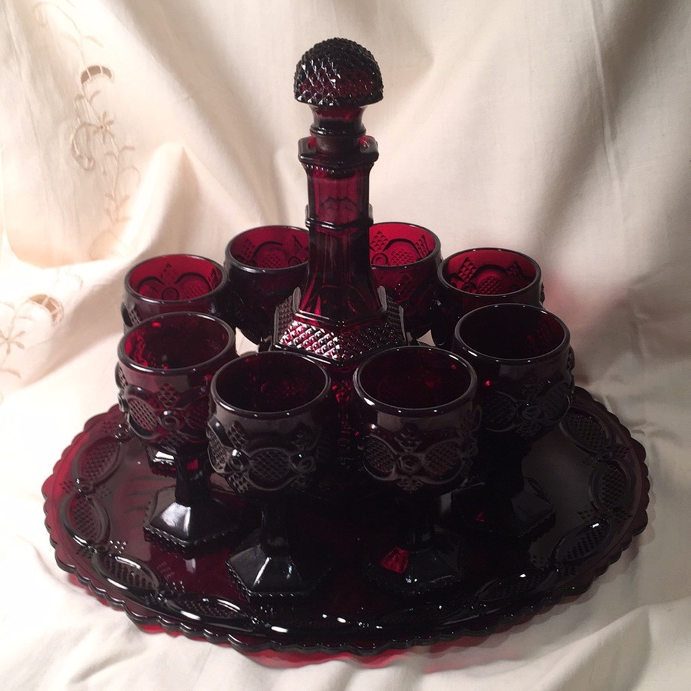 Vintage Avon cape Cod wine/liqueur serving set - 1